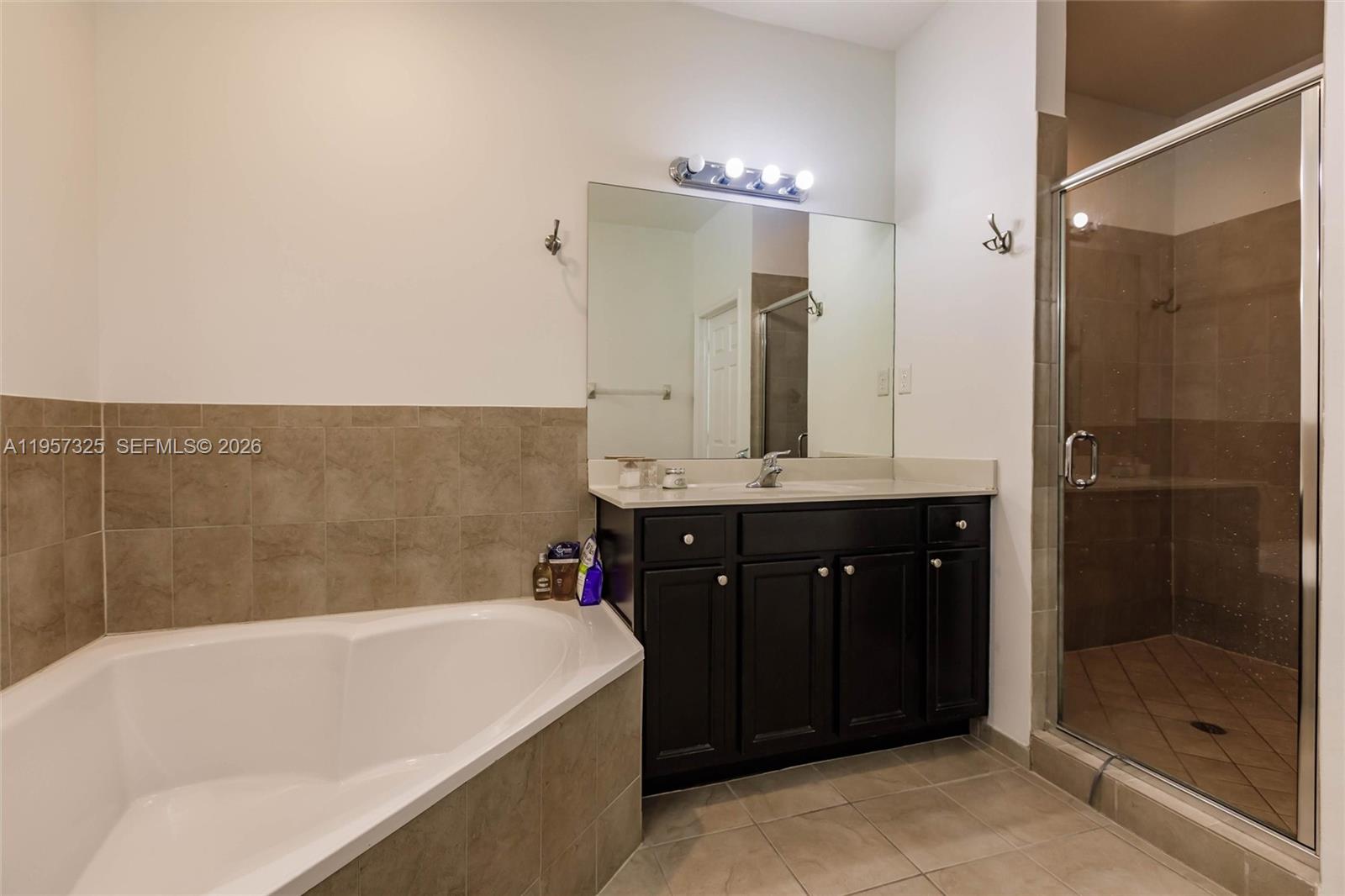 KENDALL COMMONS RESIDENTI - Residential