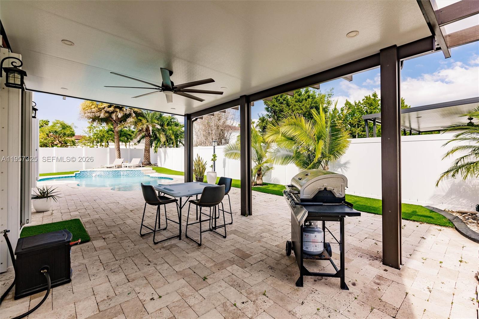 KENDALL COMMONS RESIDENTI - Residential