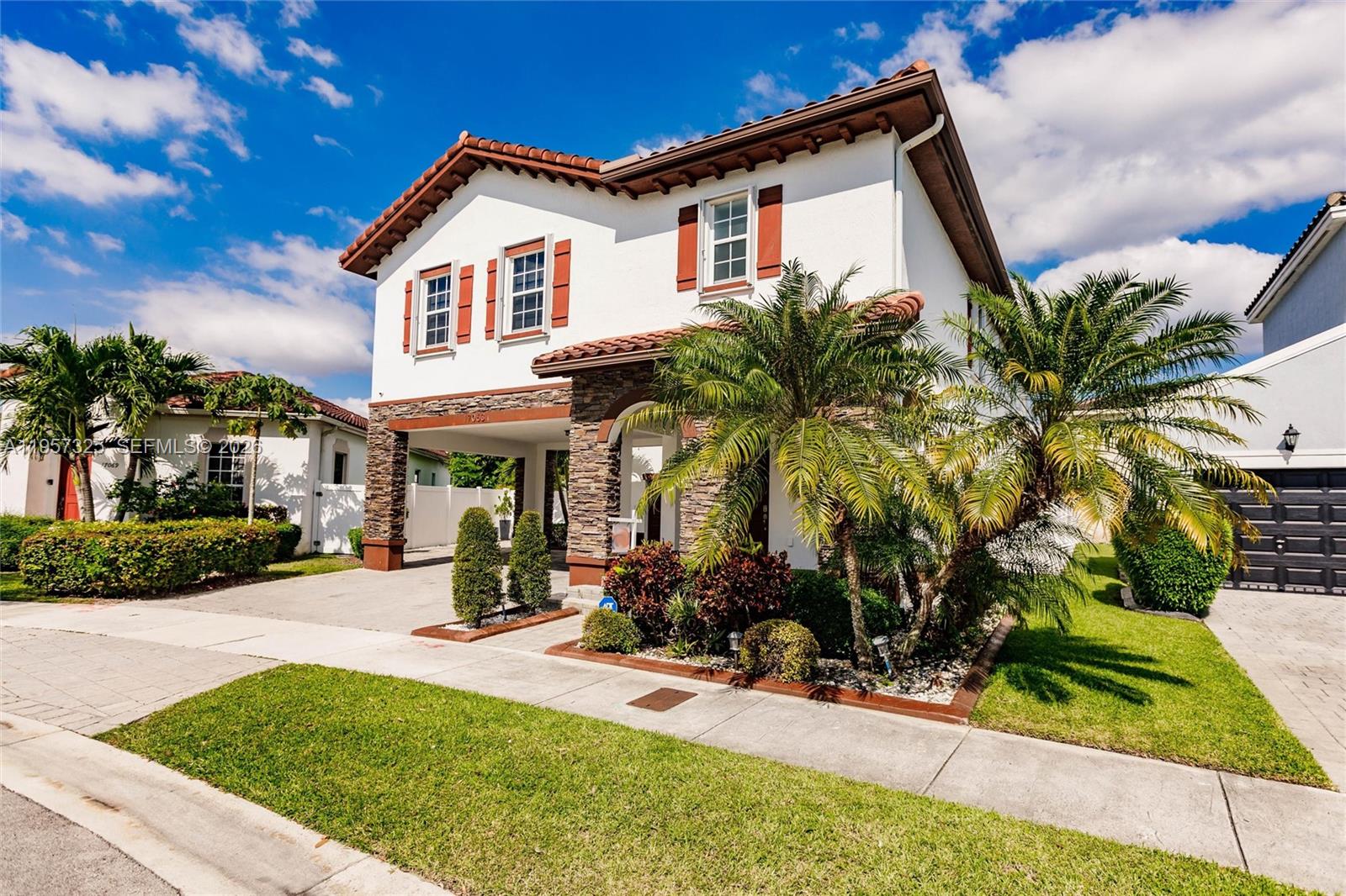 KENDALL COMMONS RESIDENTI - Residential