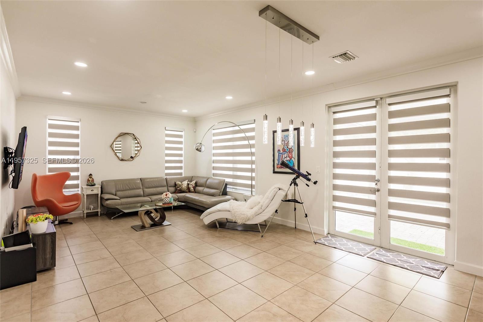 KENDALL COMMONS RESIDENTI - Residential