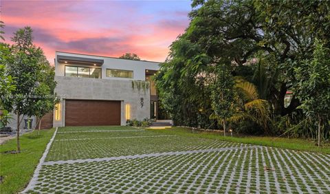 807 SW 12th Ave Fort Lauderdale FL 33312