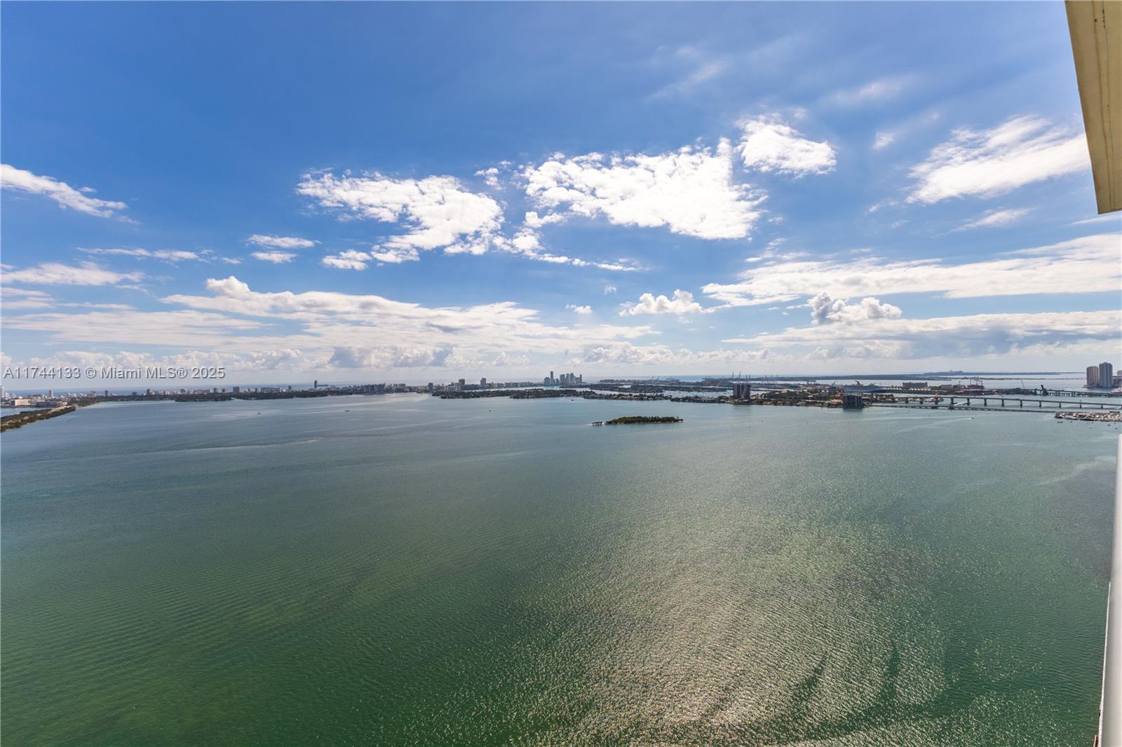 ONE PARAISO CONDO - Residential