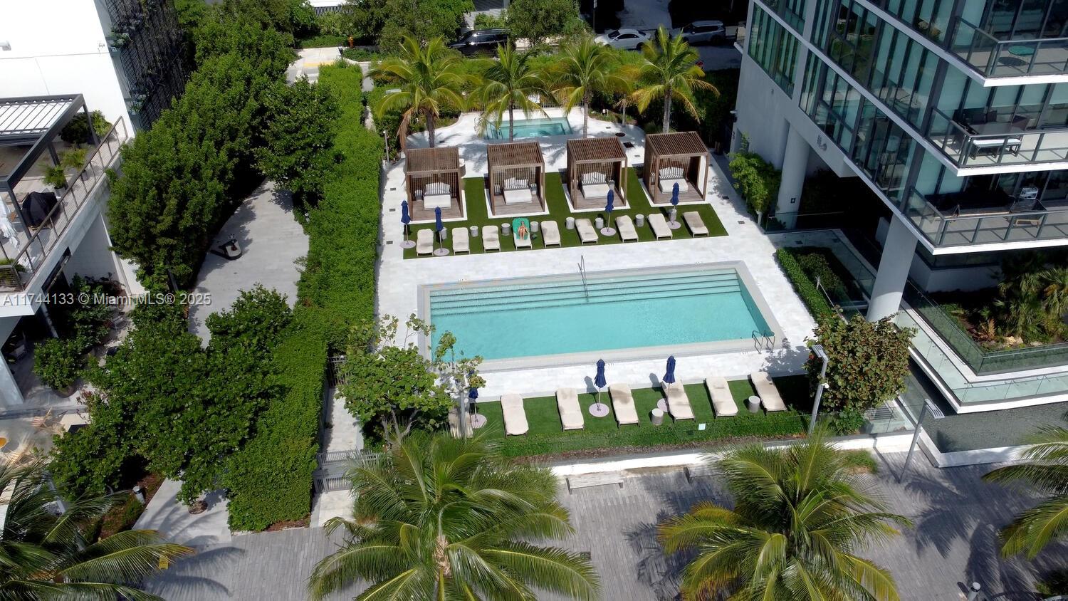 ONE PARAISO CONDO - Residential