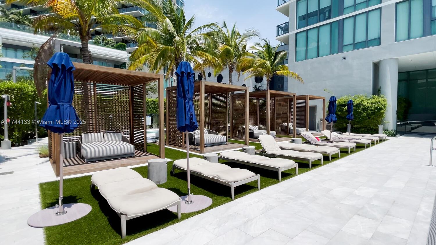 ONE PARAISO CONDO - Residential