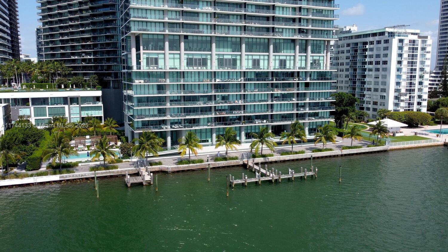 ONE PARAISO CONDO - Residential