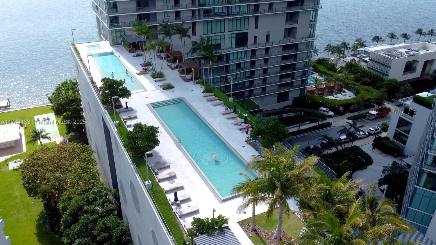 ONE PARAISO CONDO - Residential