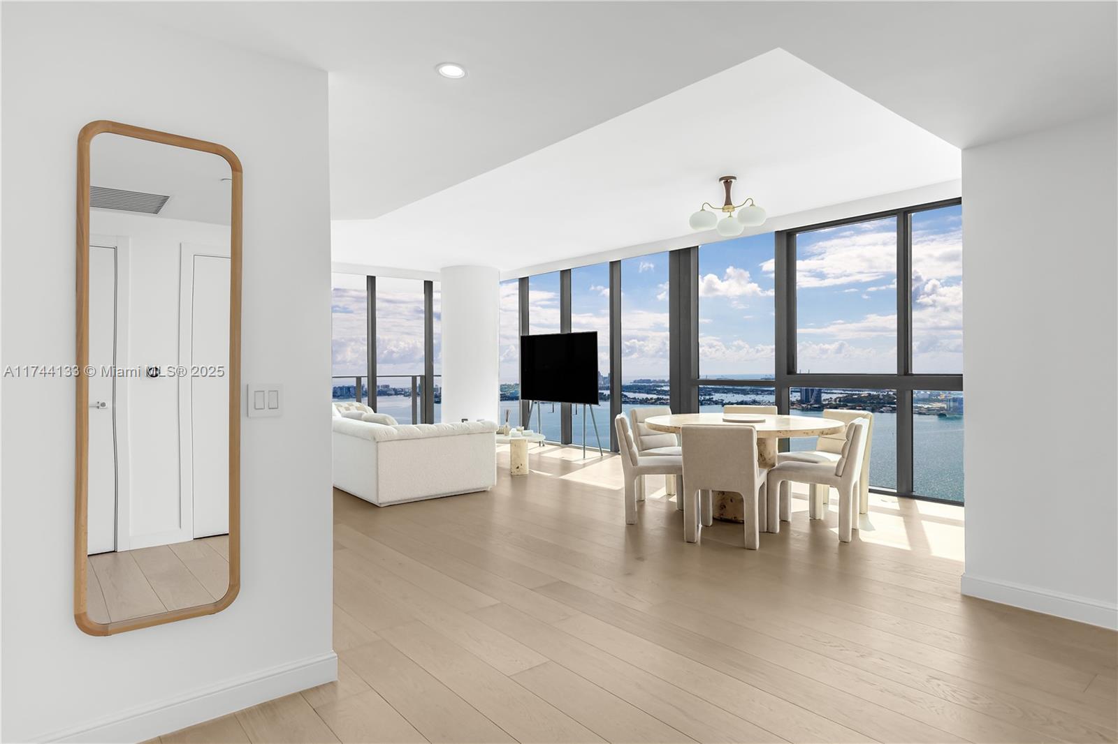 ONE PARAISO CONDO - Residential