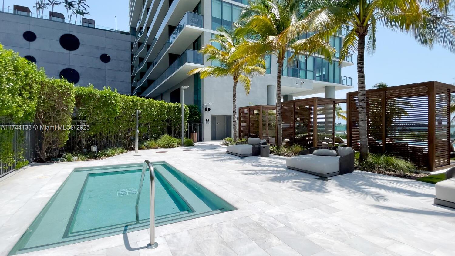 ONE PARAISO CONDO - Residential