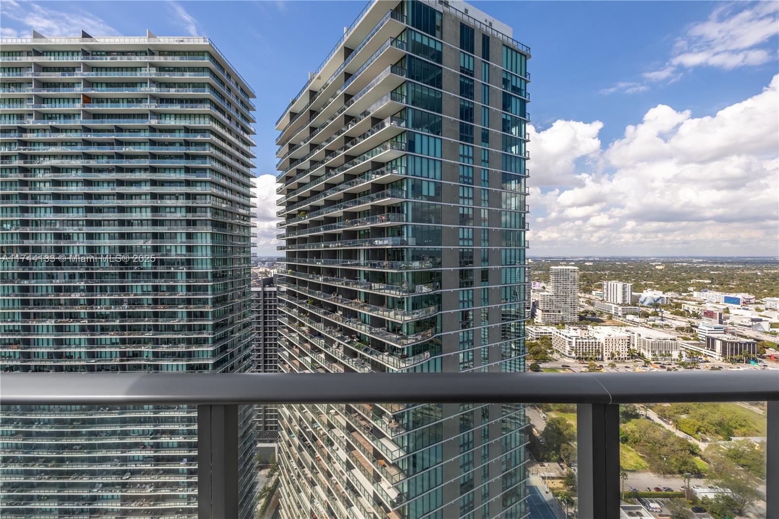 ONE PARAISO CONDO - Residential