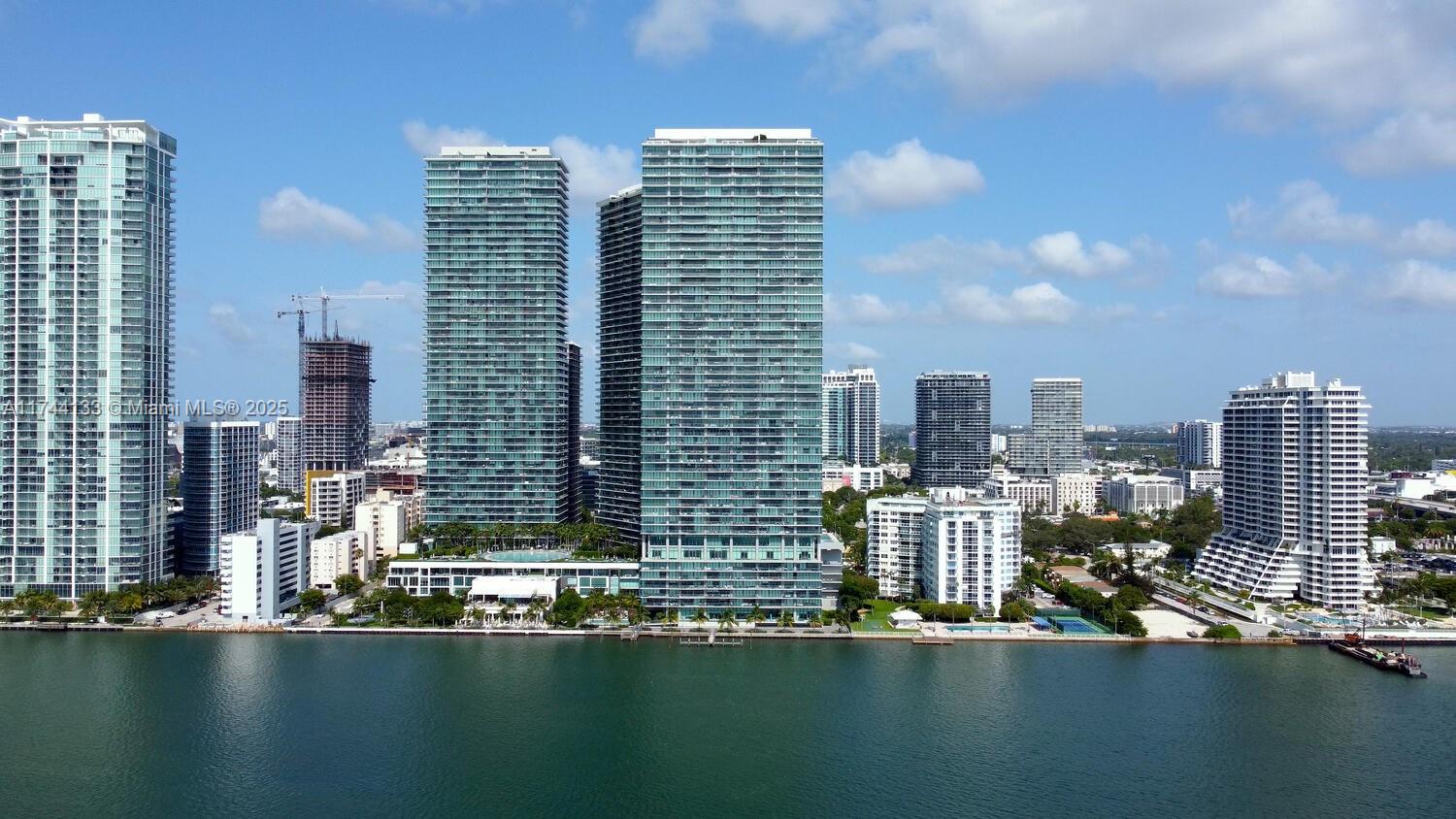 ONE PARAISO CONDO - Residential