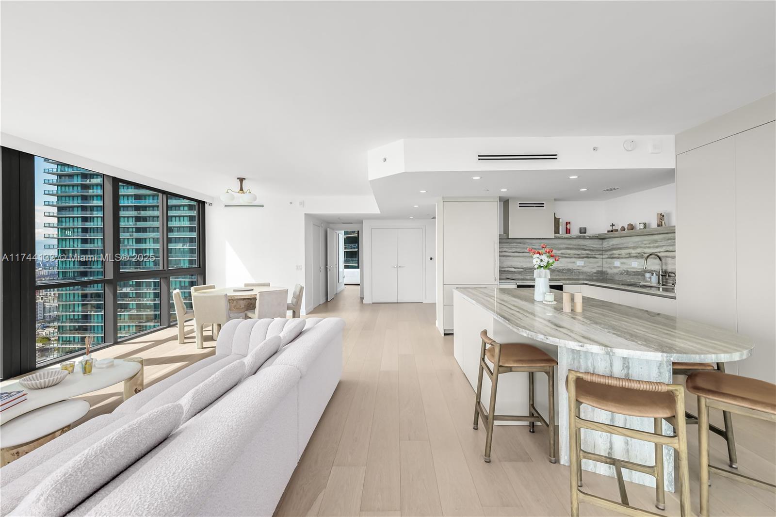 ONE PARAISO CONDO - Residential