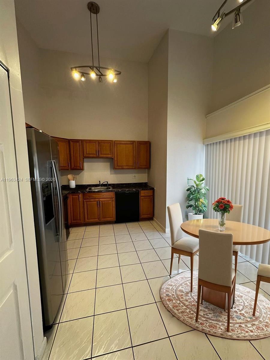 WESTWIND LAKES GARDEN HOM - Residential