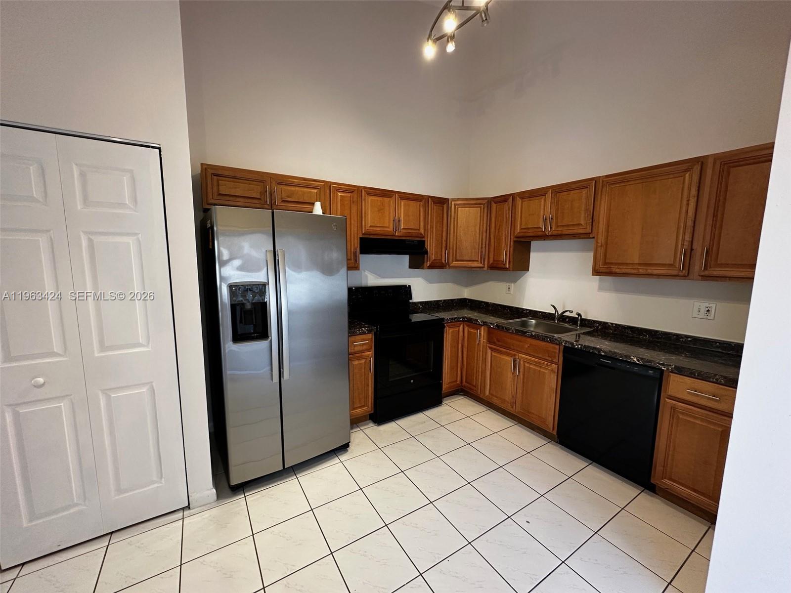 WESTWIND LAKES GARDEN HOM - Residential