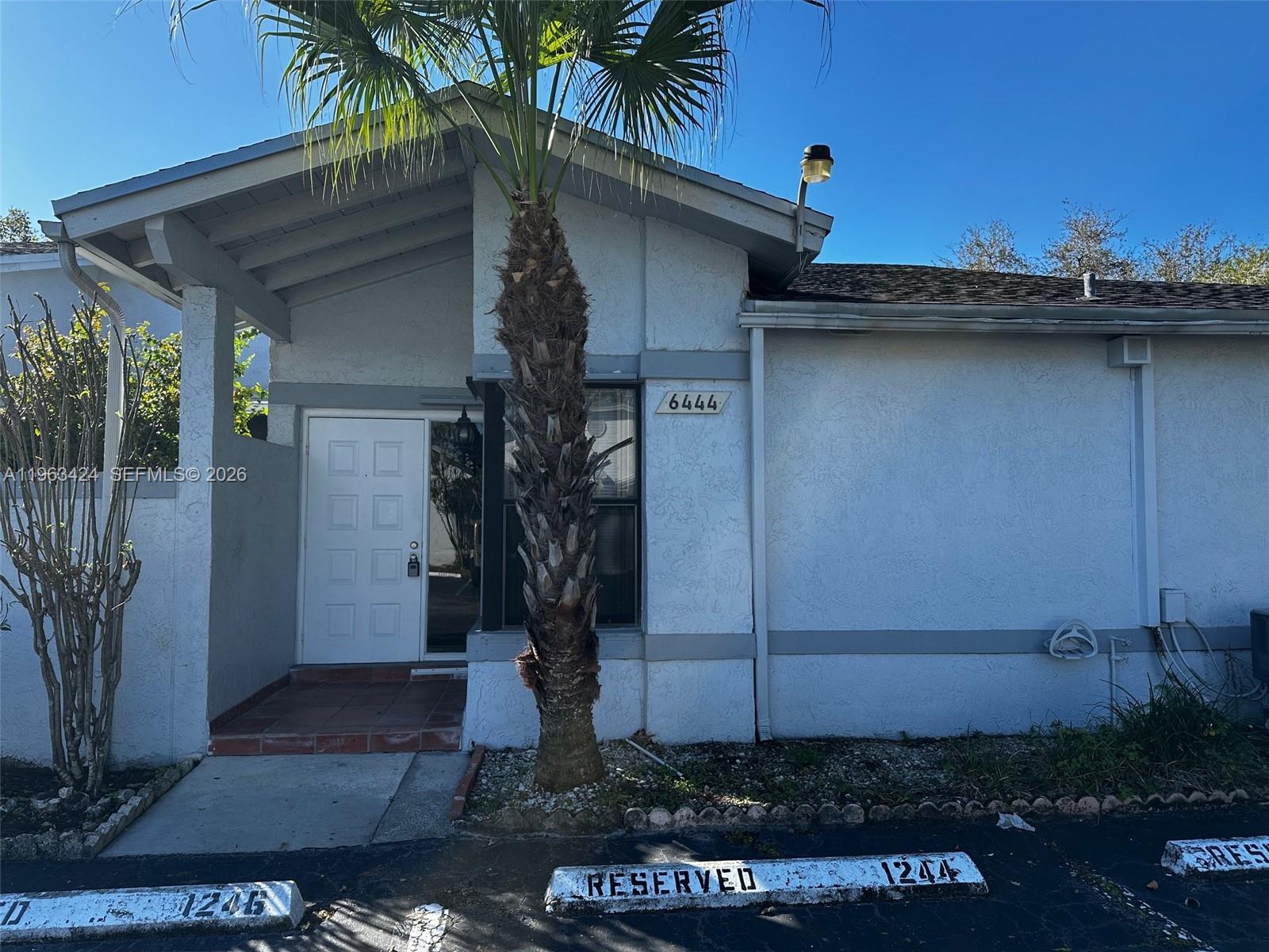 WESTWIND LAKES GARDEN HOM - Residential