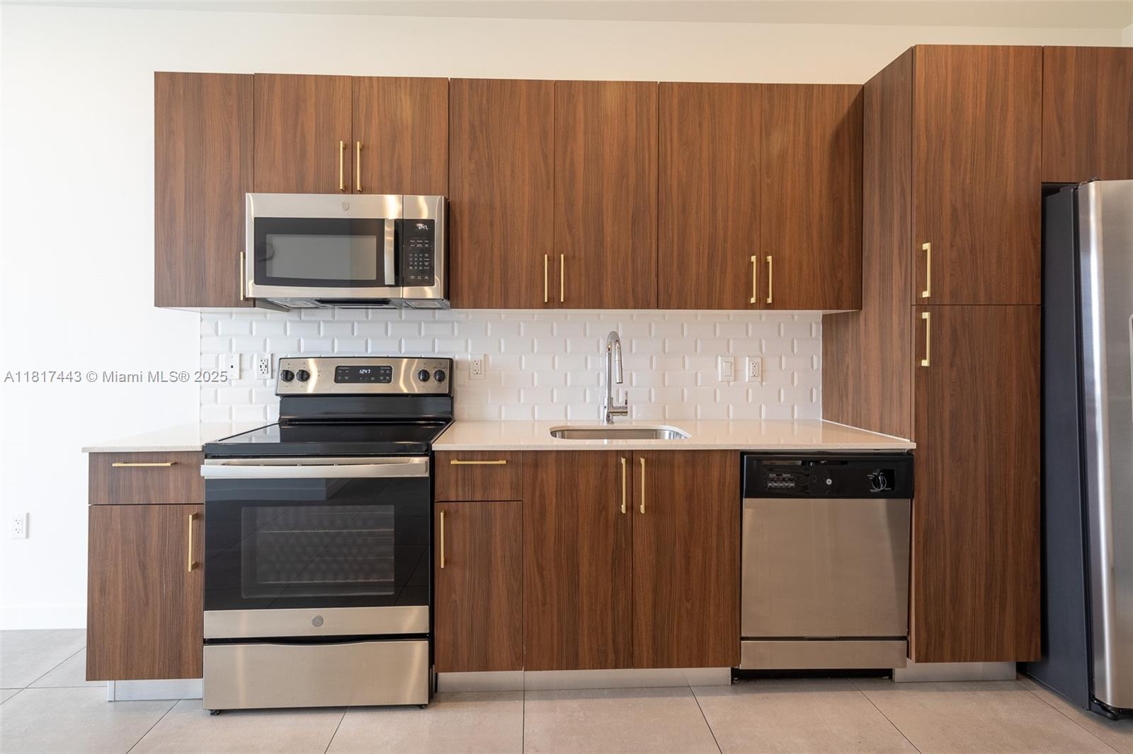 218 NW 8th St 1806