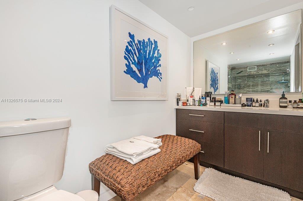 RONEY PALACE CONDO - Residential Lease