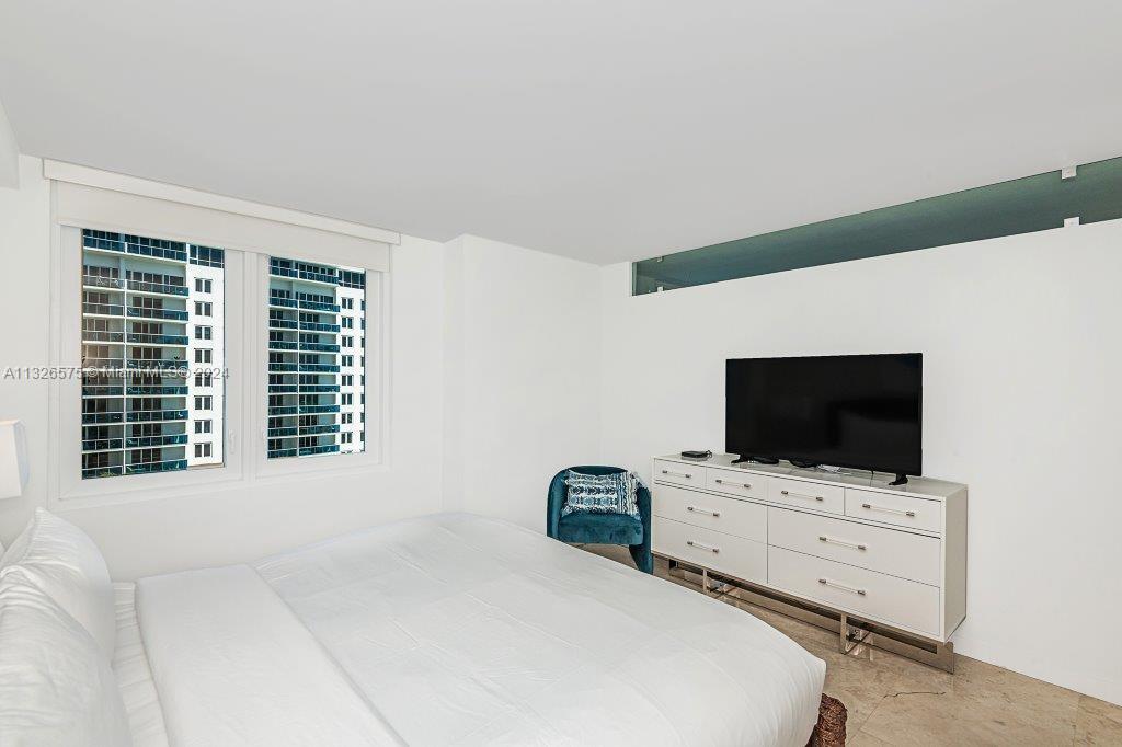 RONEY PALACE CONDO - Residential Lease