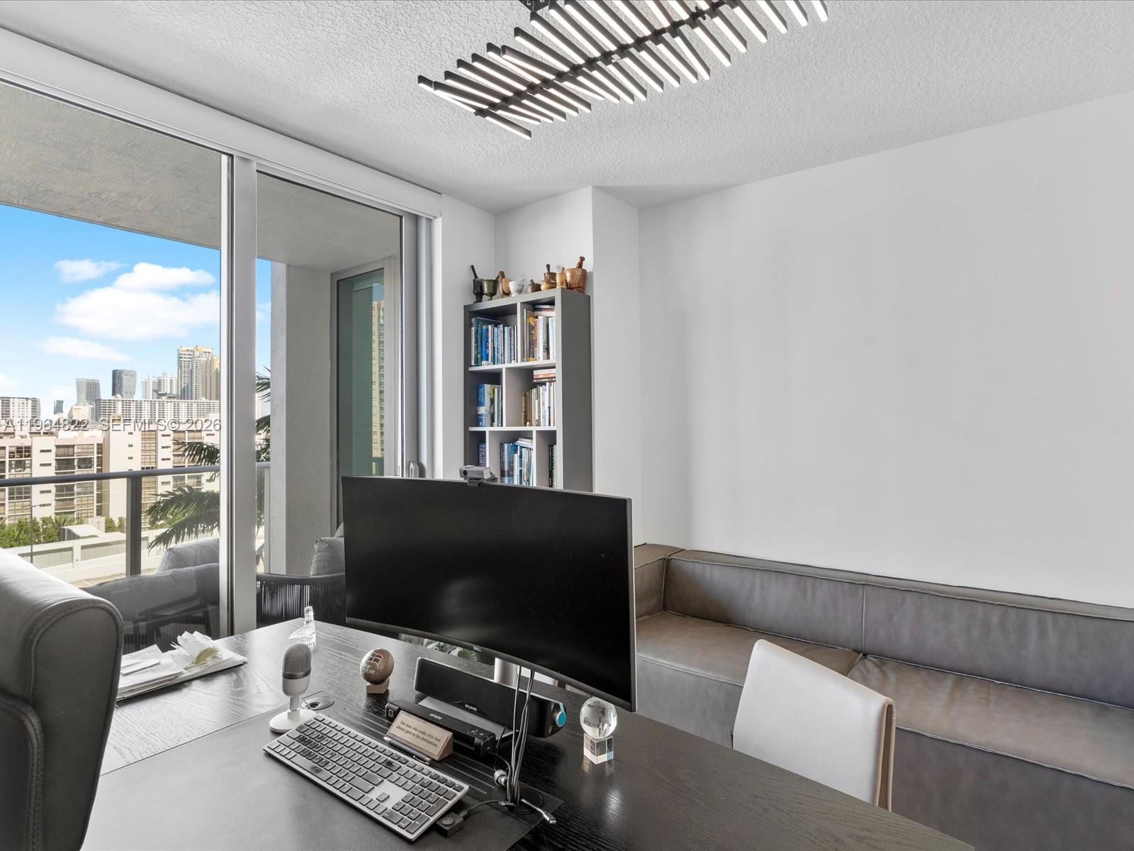 PARQUE TOWERS CONDO - Residential