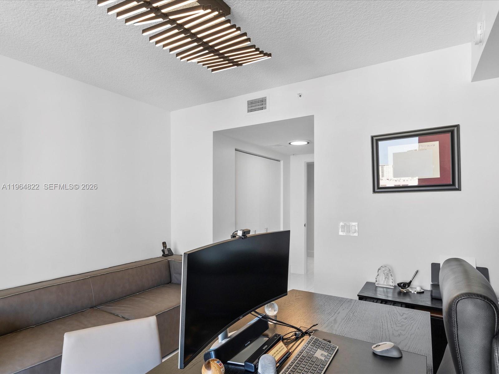 PARQUE TOWERS CONDO - Residential