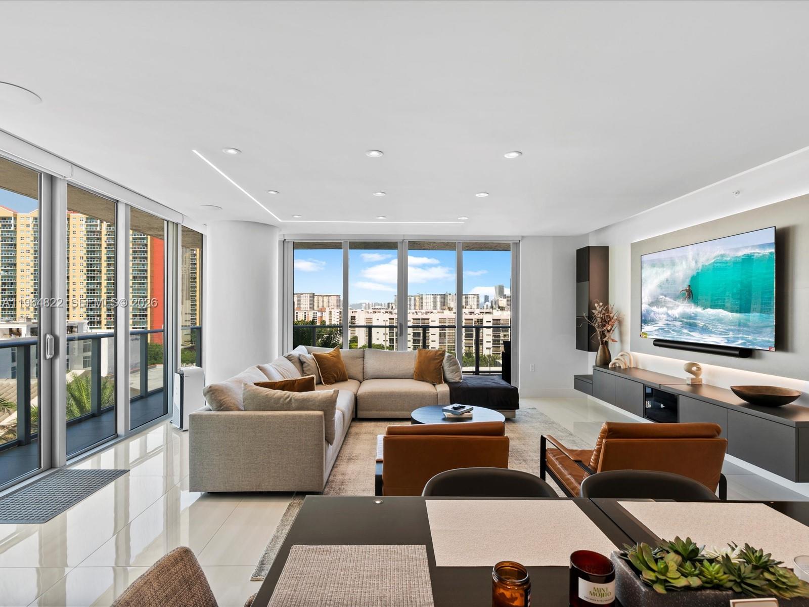 PARQUE TOWERS CONDO - Residential