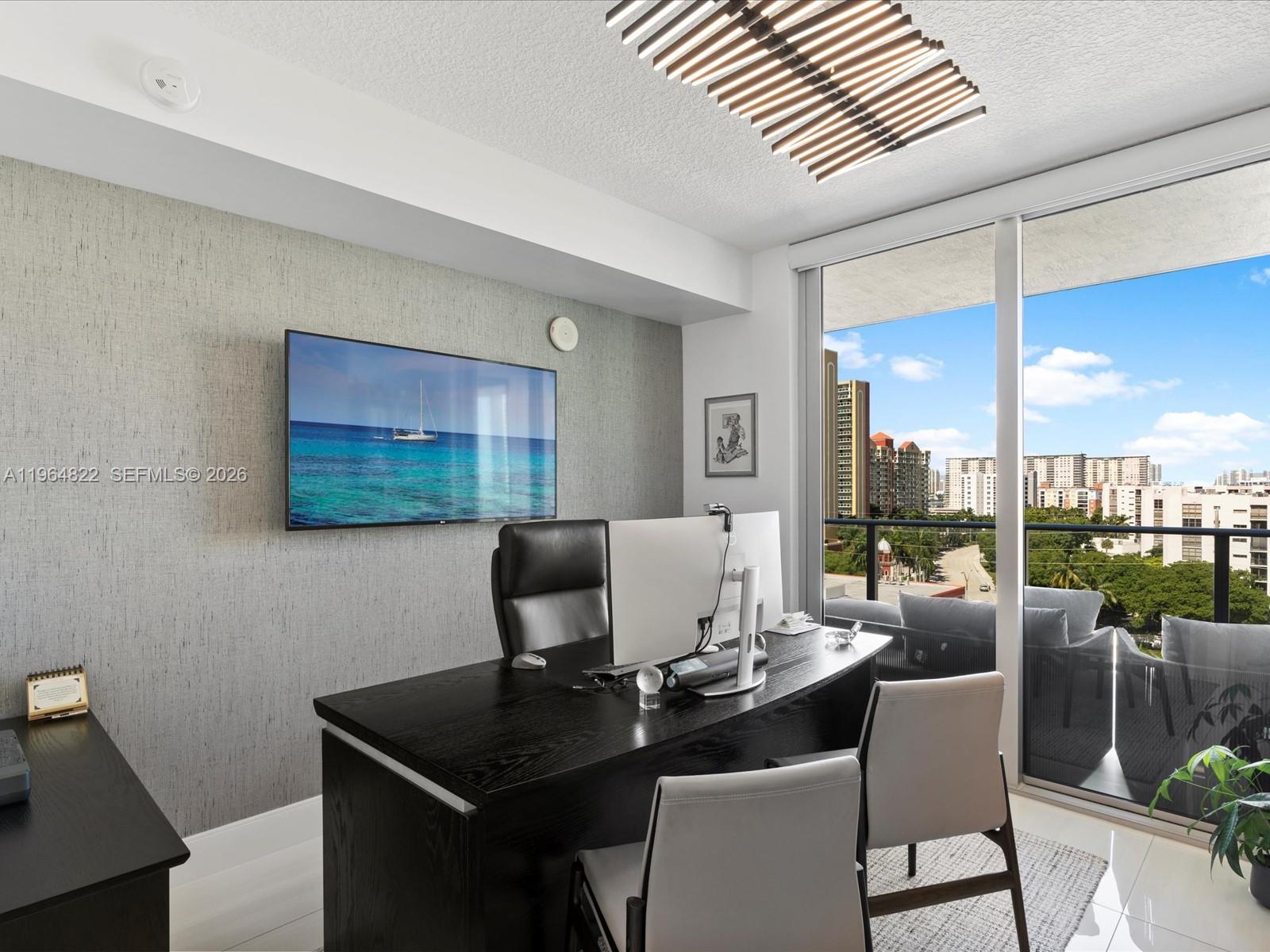 PARQUE TOWERS CONDO - Residential