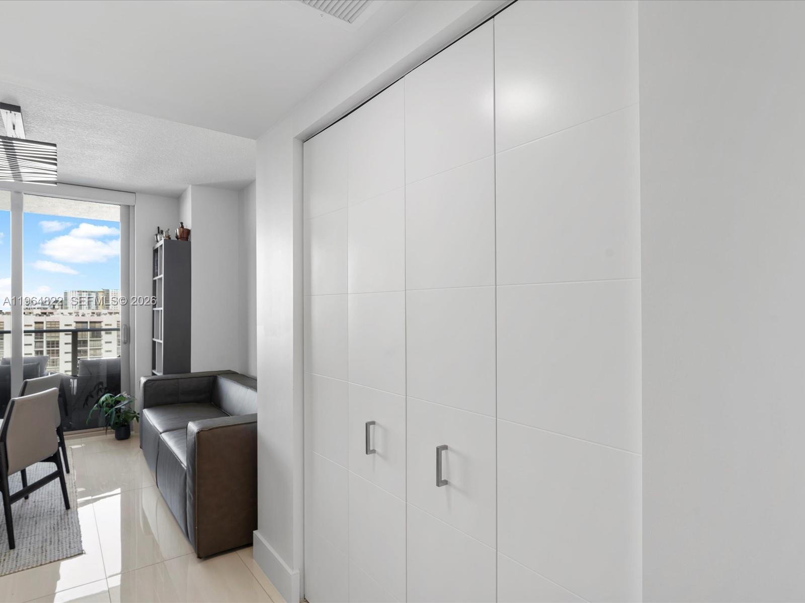 PARQUE TOWERS CONDO - Residential