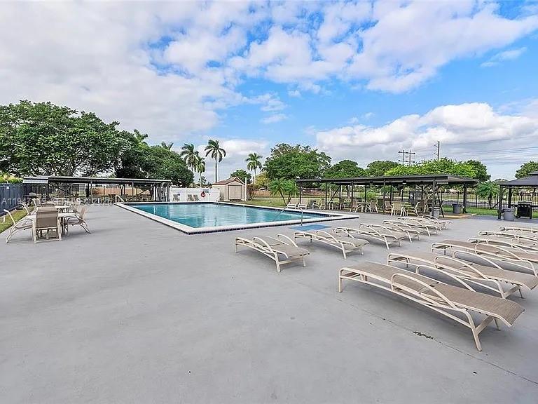 WESTWOOD COMMUNITY 5 - Residential