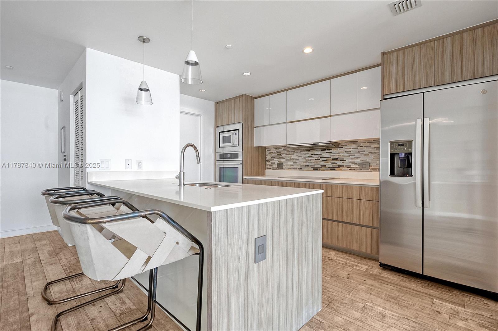BAY HOUSE MIAMI CONDO - Residential