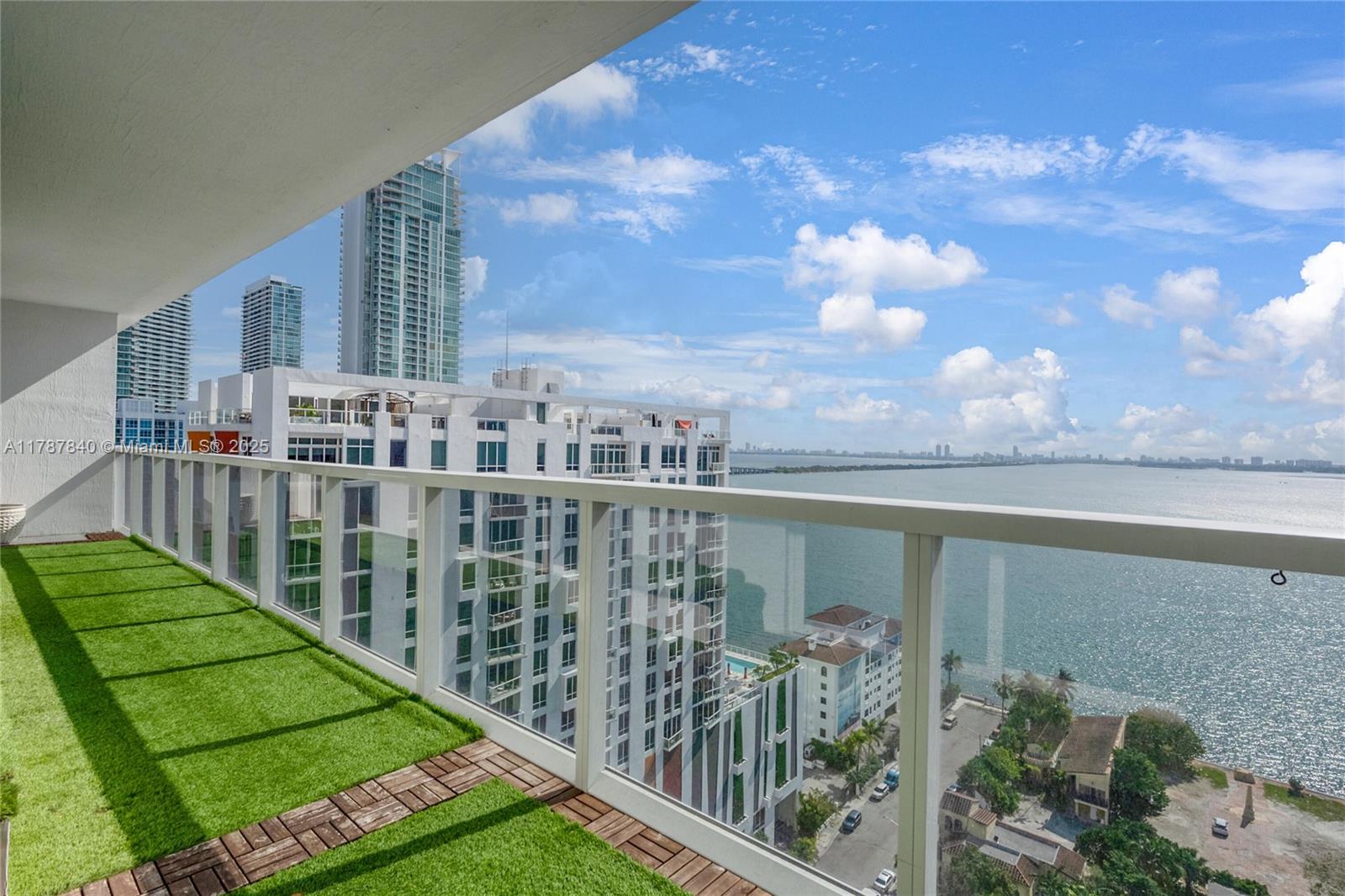 BAY HOUSE MIAMI CONDO - Residential