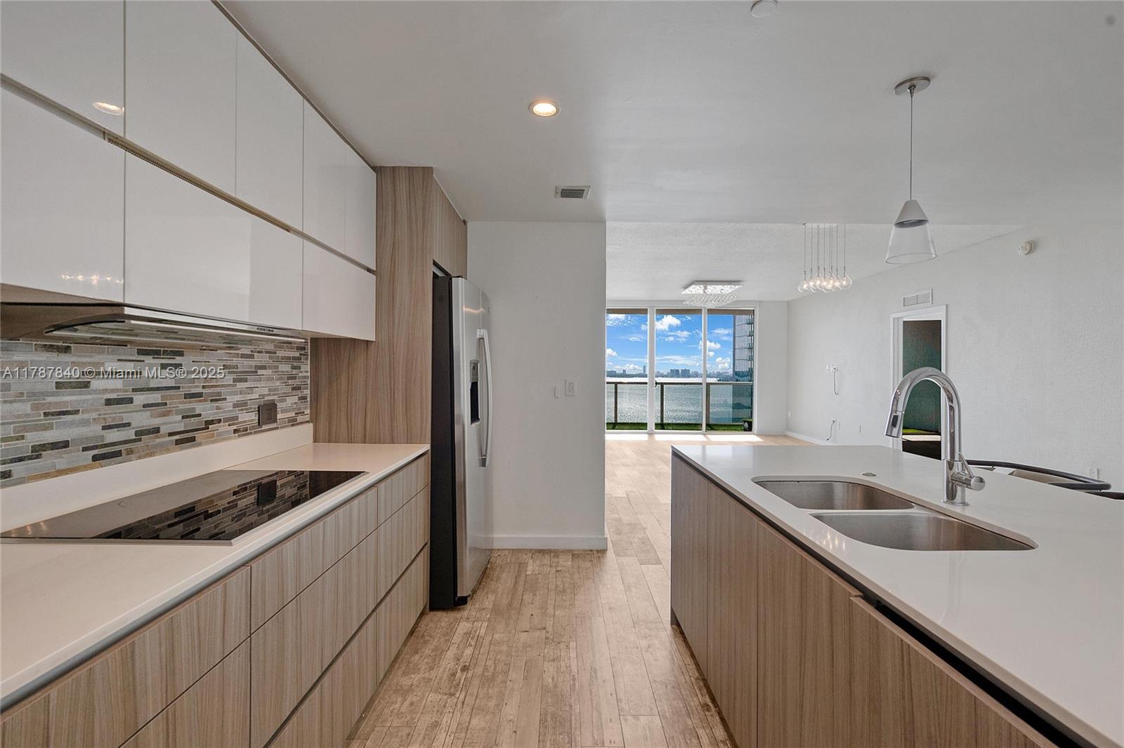 BAY HOUSE MIAMI CONDO - Residential