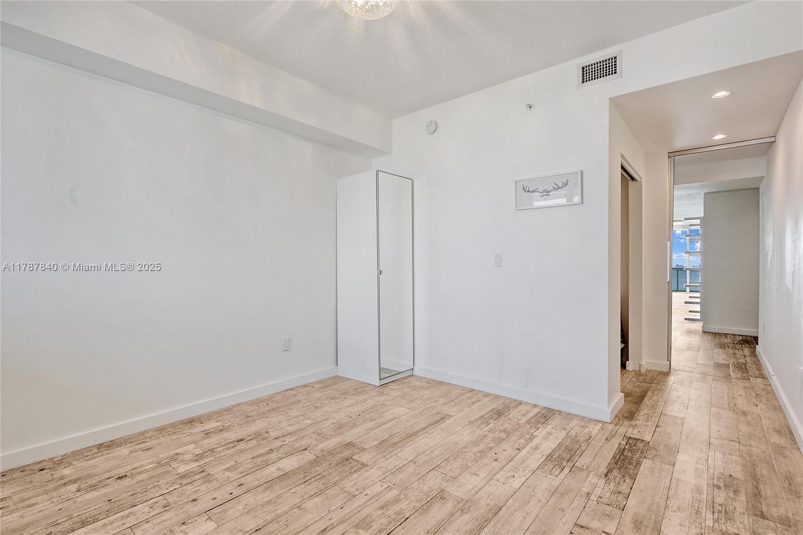 BAY HOUSE MIAMI CONDO - Residential