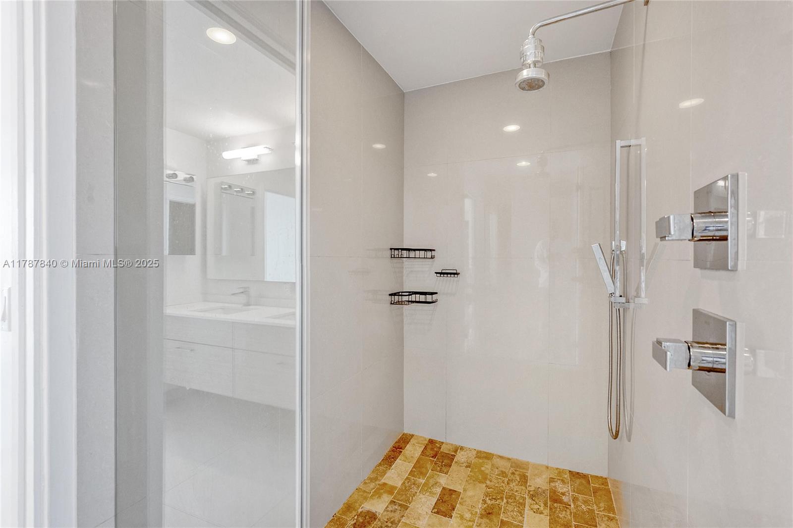 BAY HOUSE MIAMI CONDO - Residential