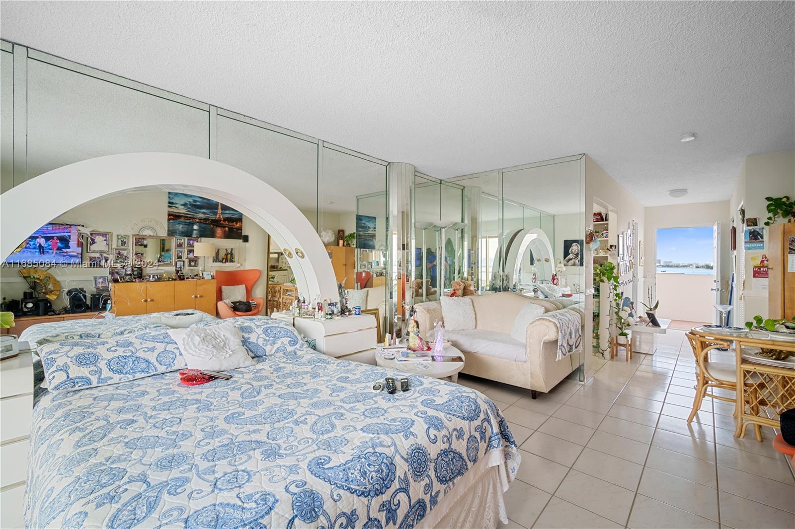 BAYSHORE YACHT & TENNIS C - Residential