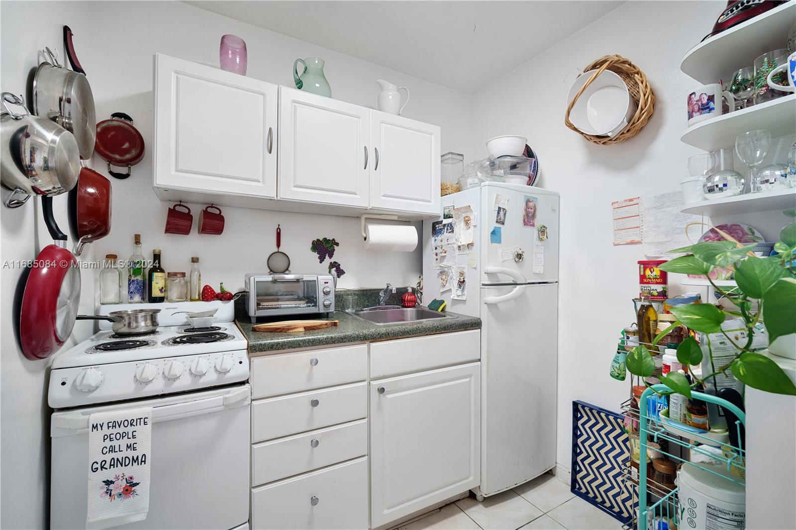BAYSHORE YACHT & TENNIS C - Residential