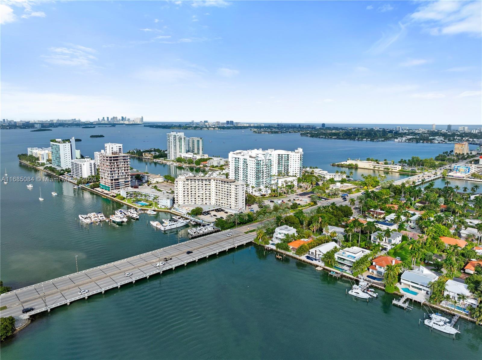 BAYSHORE YACHT & TENNIS C - Residential