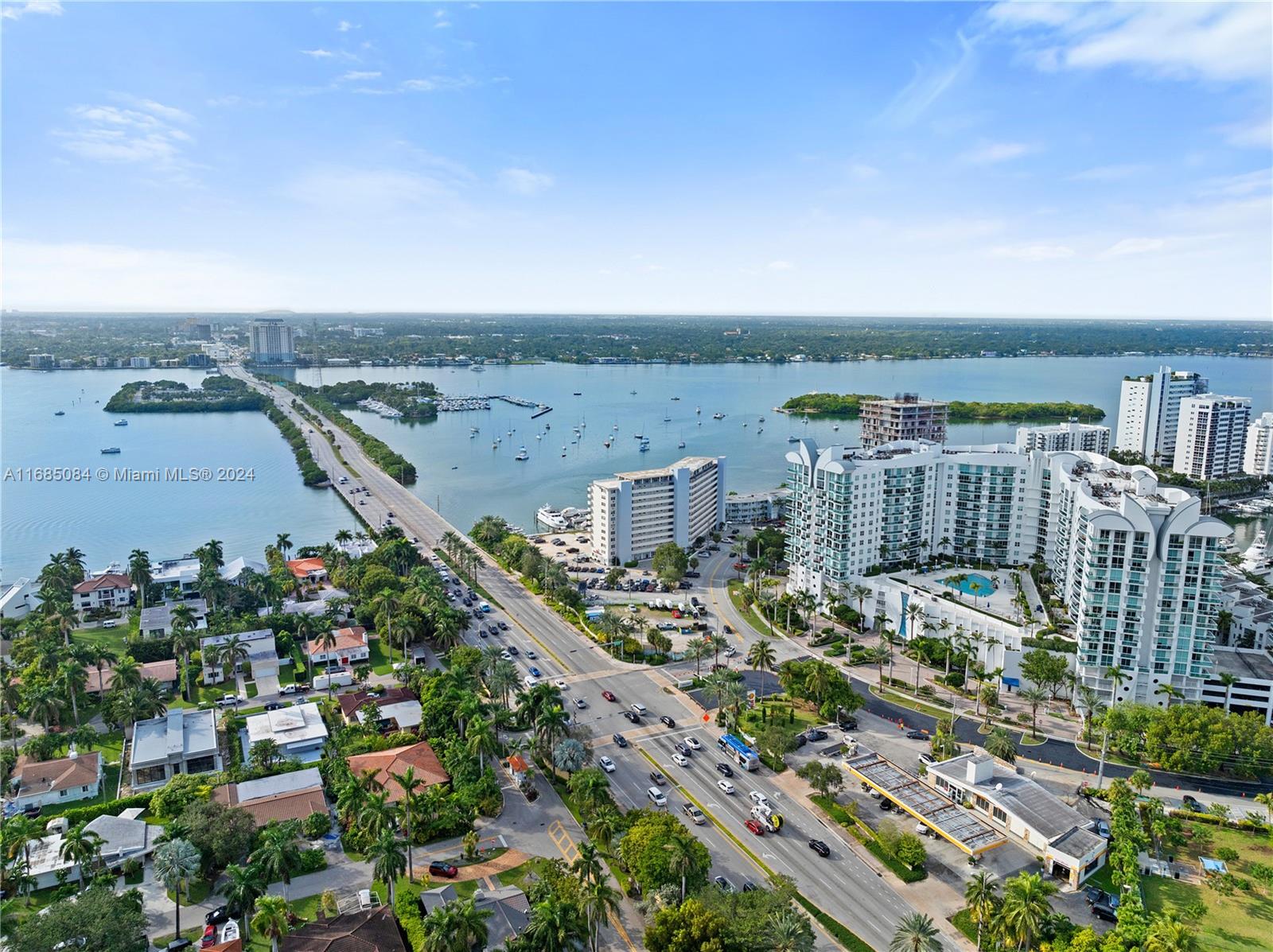 BAYSHORE YACHT & TENNIS C - Residential