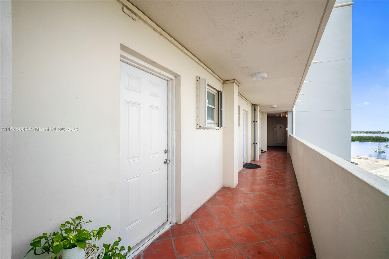 BAYSHORE YACHT & TENNIS C - Residential