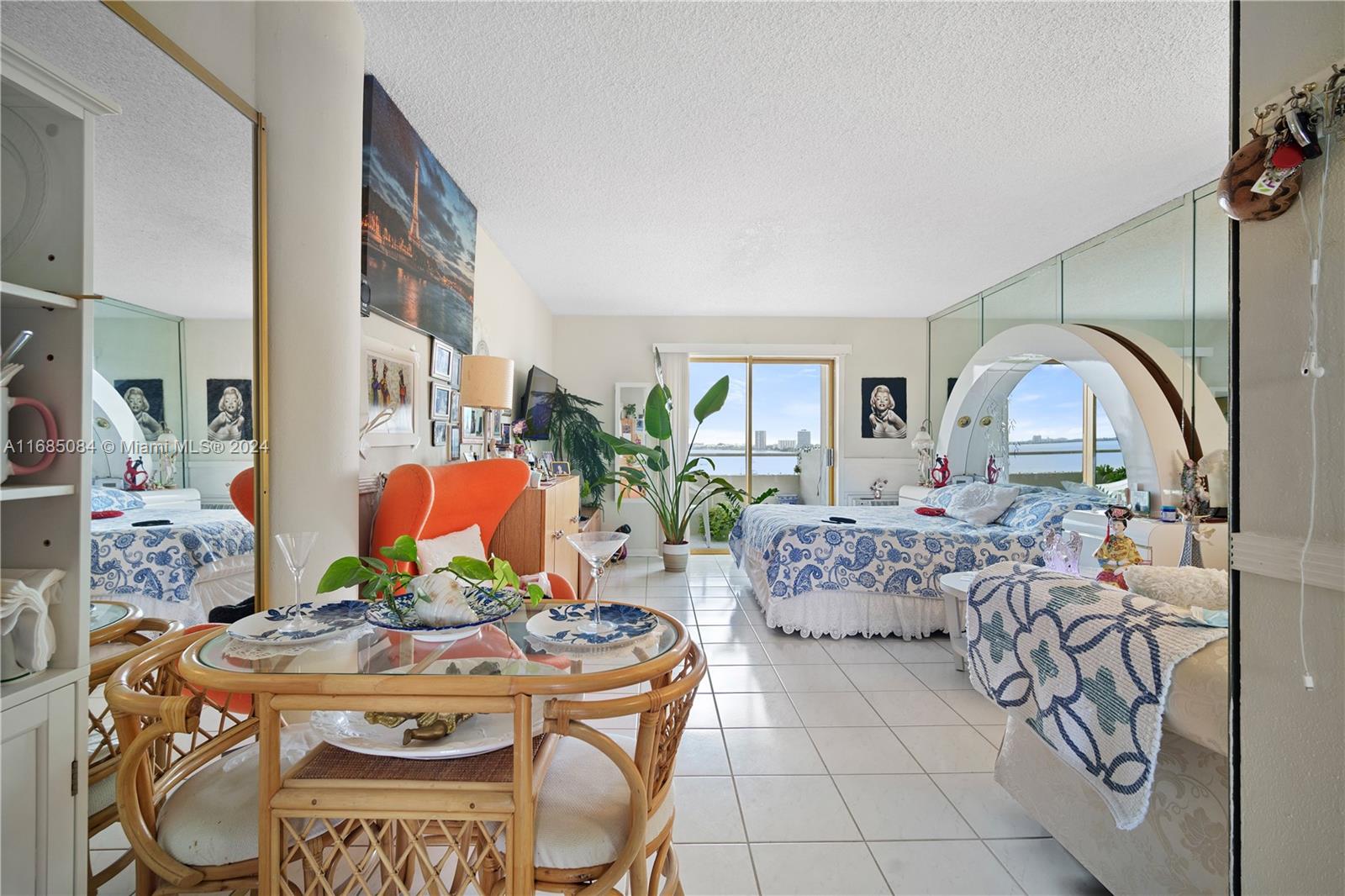 BAYSHORE YACHT & TENNIS C - Residential