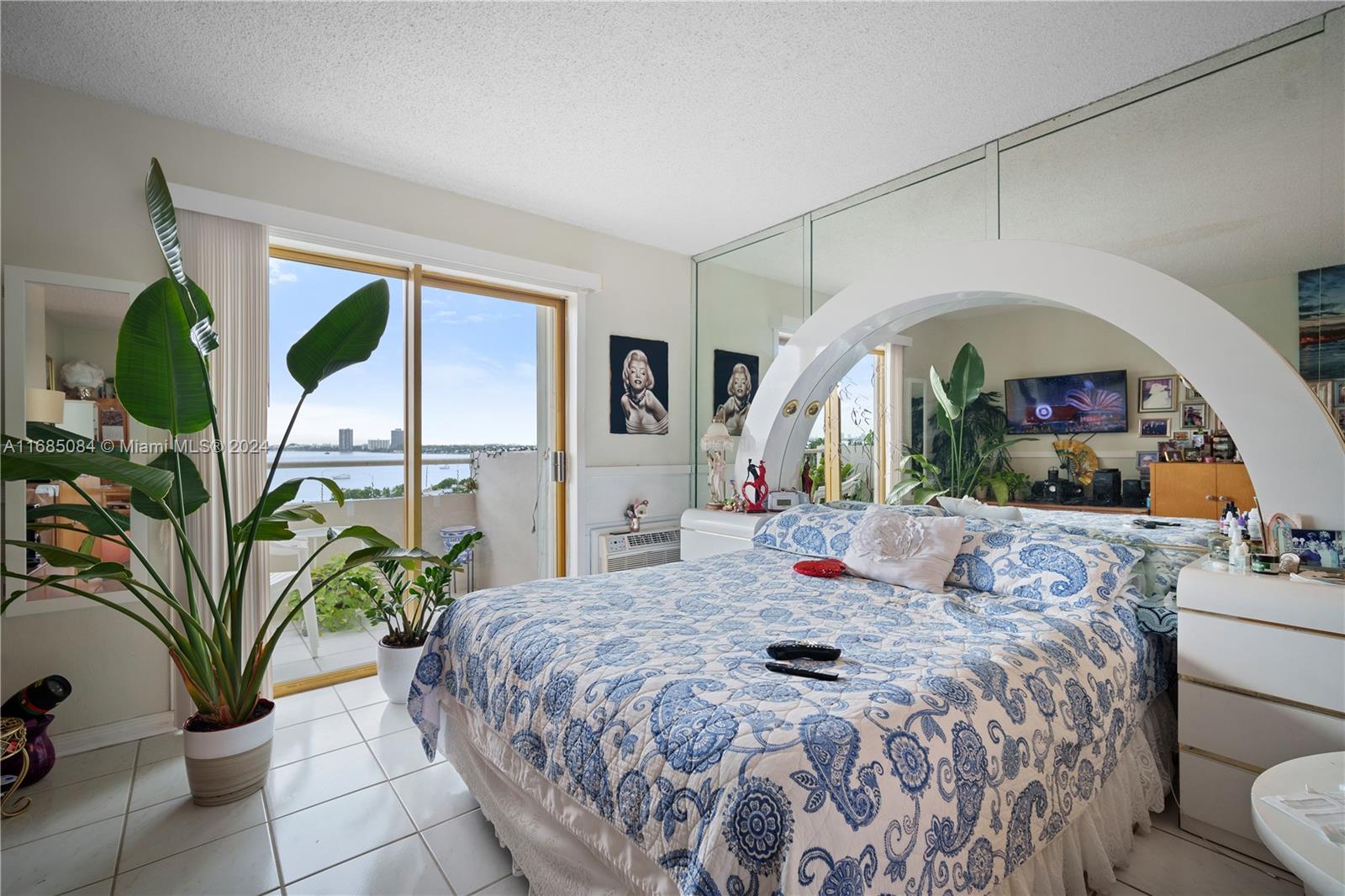 BAYSHORE YACHT & TENNIS C - Residential