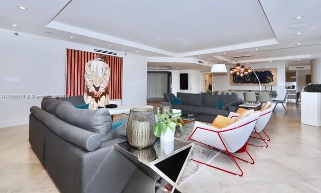 Williams Island - Residential