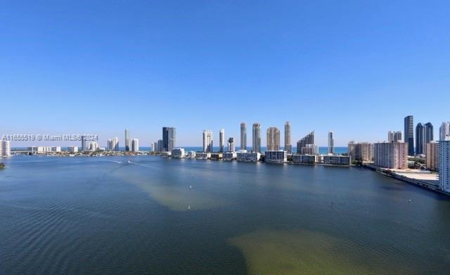 Williams Island - Residential