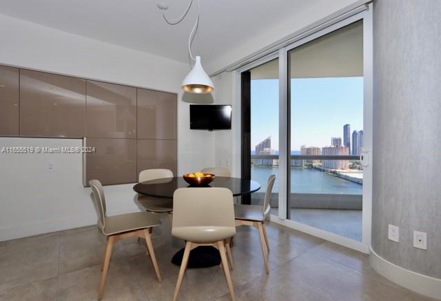 Williams Island - Residential