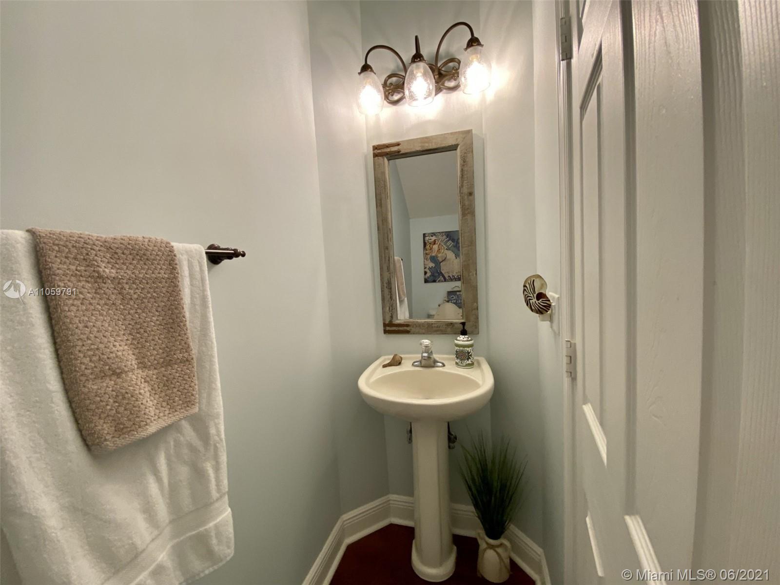 MARINER BAY - Residential