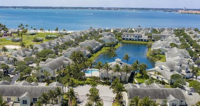 MARINER BAY - Residential