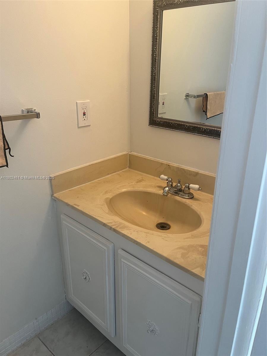 BLUEBERRY HILL IV CONDO - Residential