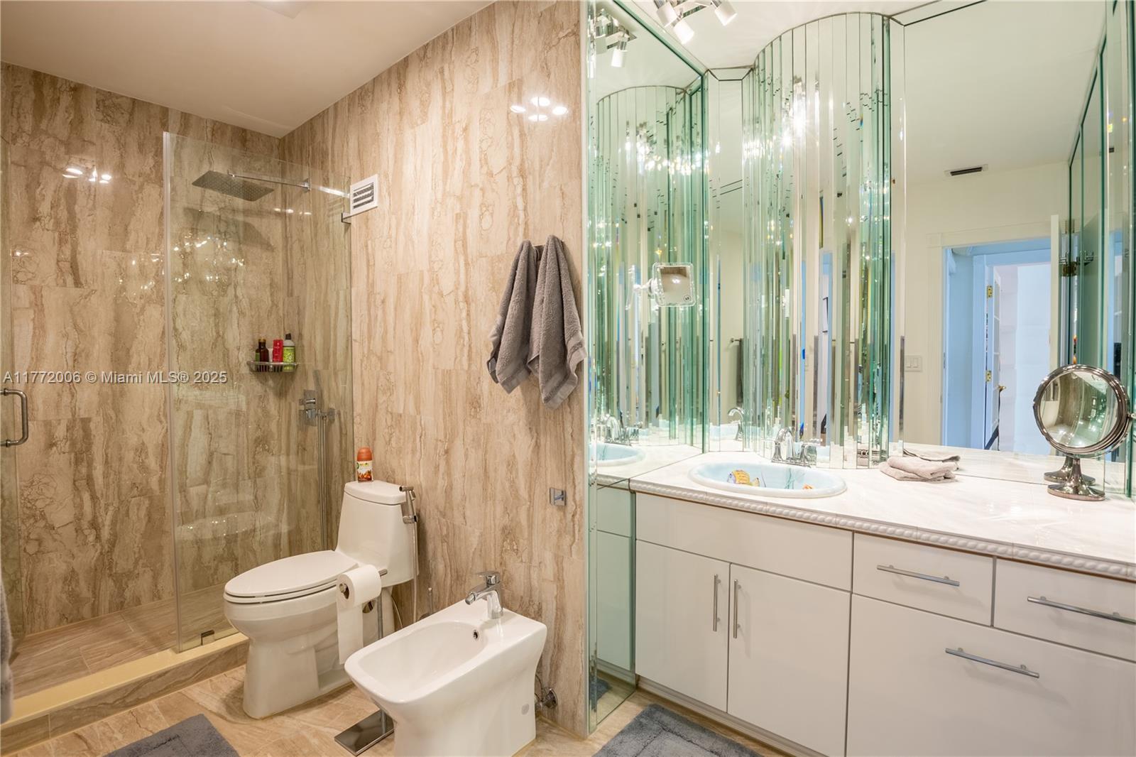 SEA AIR TOWERS CONDO - Residential