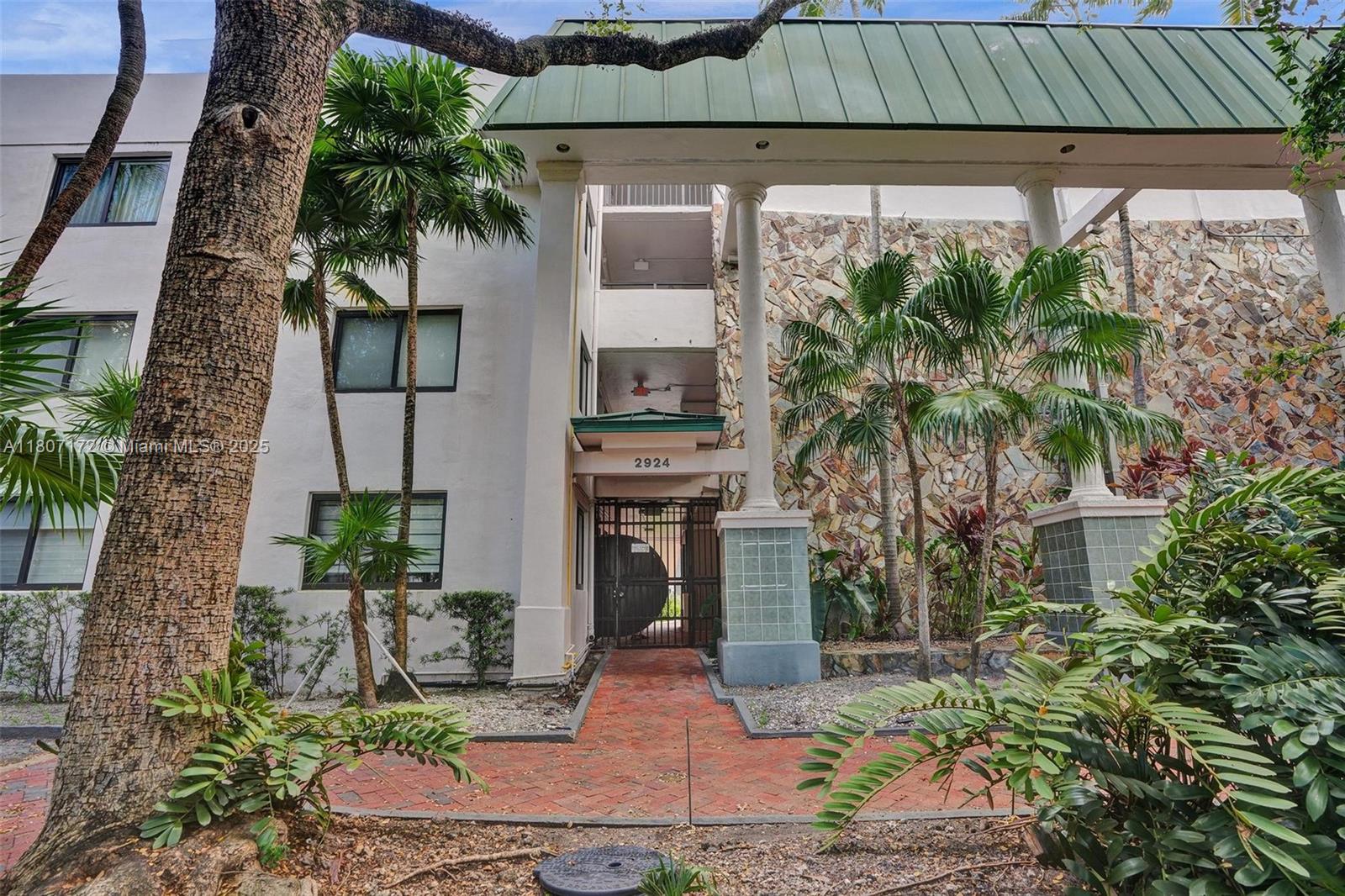 COURTYARDS OF THE GROVE C - Residential