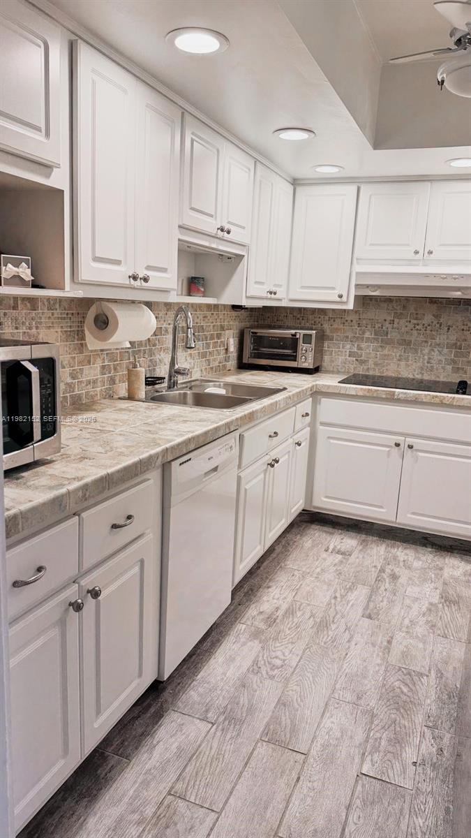 COASTAL TOWERS CONDO - Residential Lease