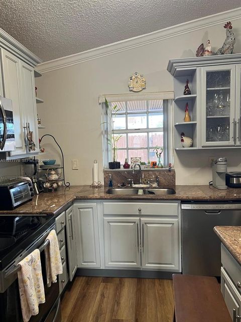 Tiny photo for 4911 SW 142nd Pl, Miami, FL 33175 (MLS # A11977778)