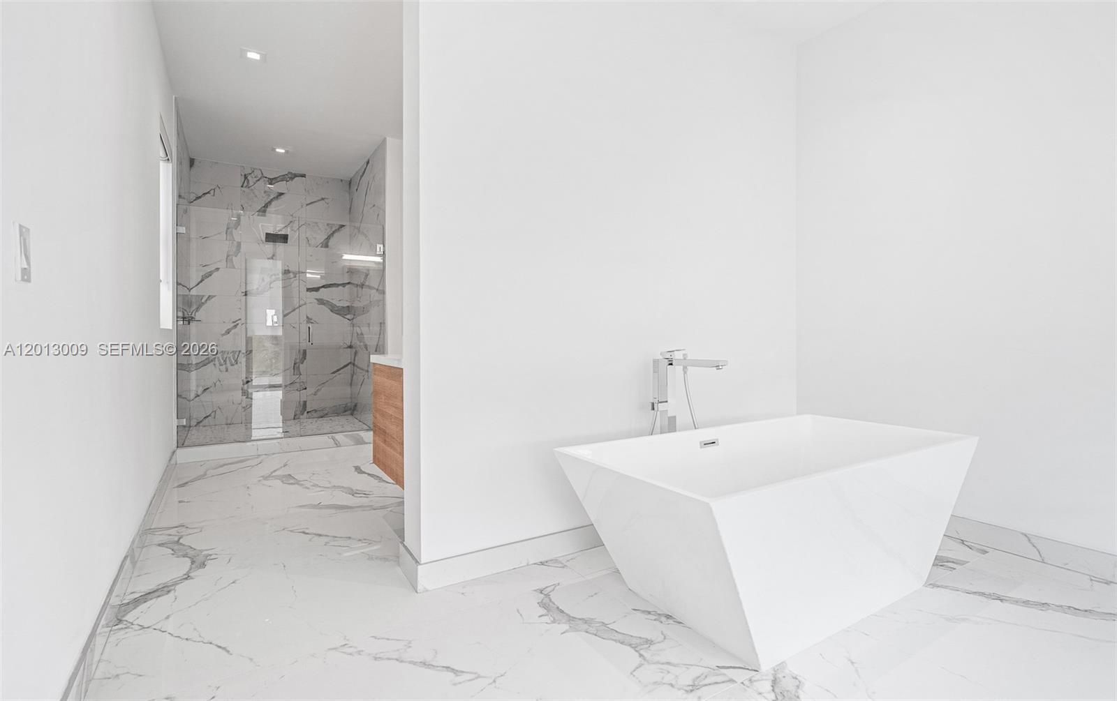 WESTON ESTATES - Residential Lease